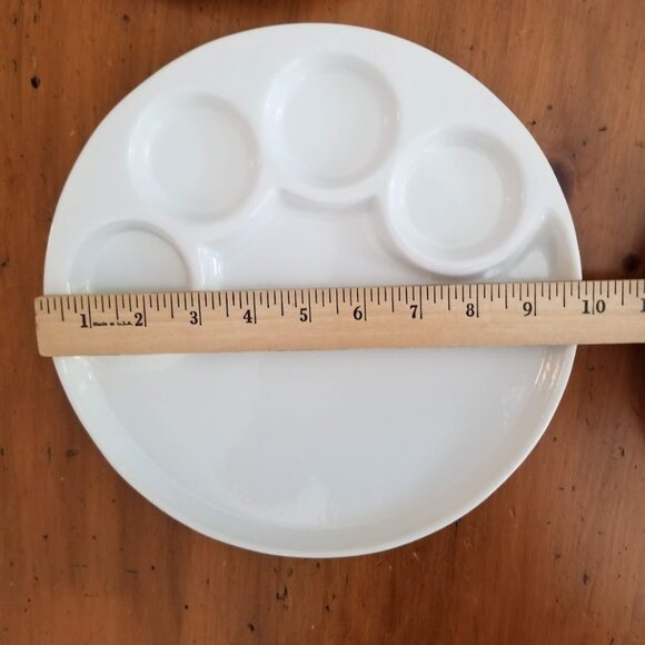 Set of 4 White Ceramic Sectional Plates, Contemporary, Modern - Picture 2 of 3